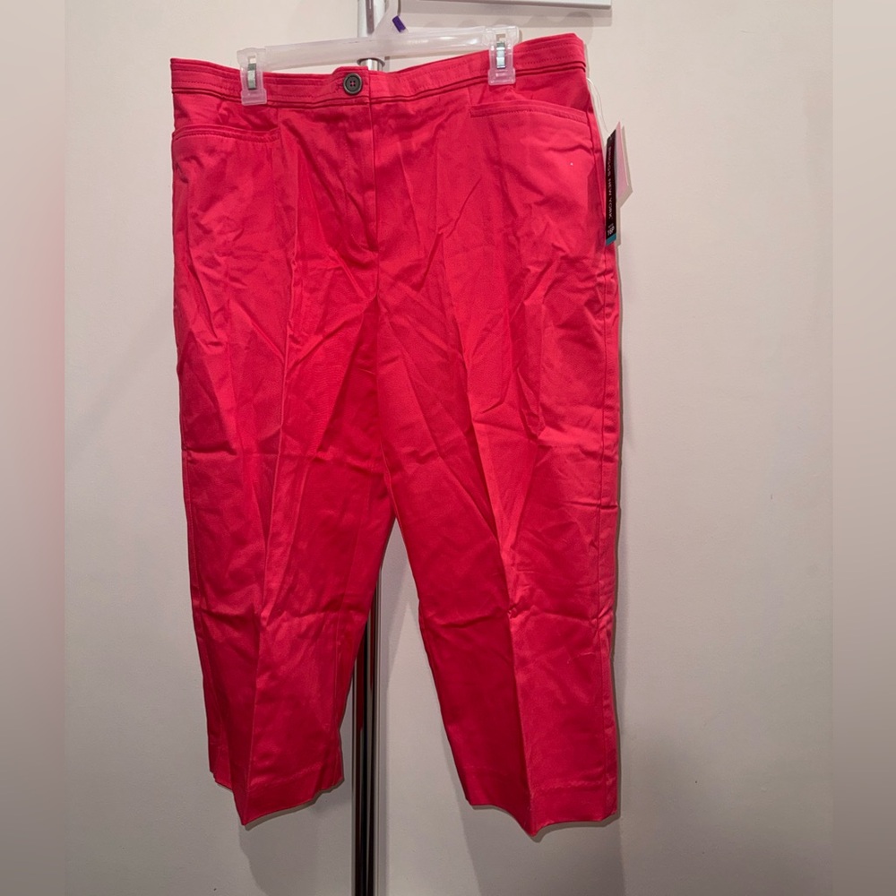 Briggs New York Hot Pink Women's Capris Pants